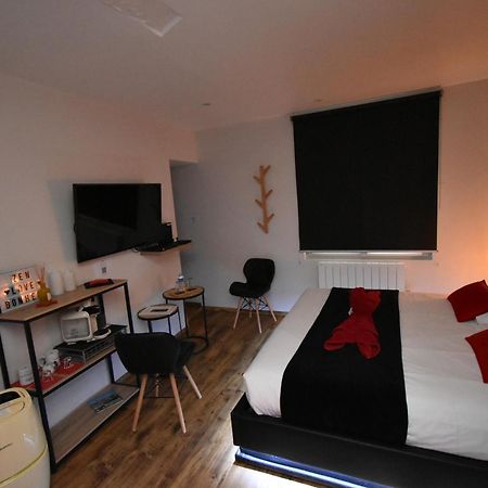 Spa Privatif Love Room, Le Hammam Et Bulles, Chez Nuits Chartraines シャルトル エクステリア 写真