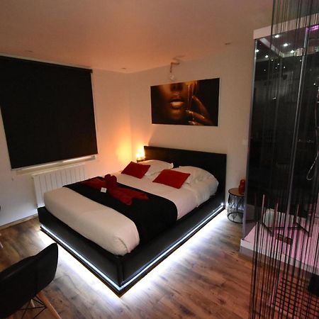 Spa Privatif Love Room, Le Hammam Et Bulles, Chez Nuits Chartraines シャルトル エクステリア 写真