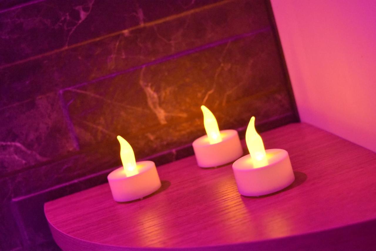 Spa Privatif Love Room, Le Hammam Et Bulles, Chez Nuits Chartraines シャルトル エクステリア 写真